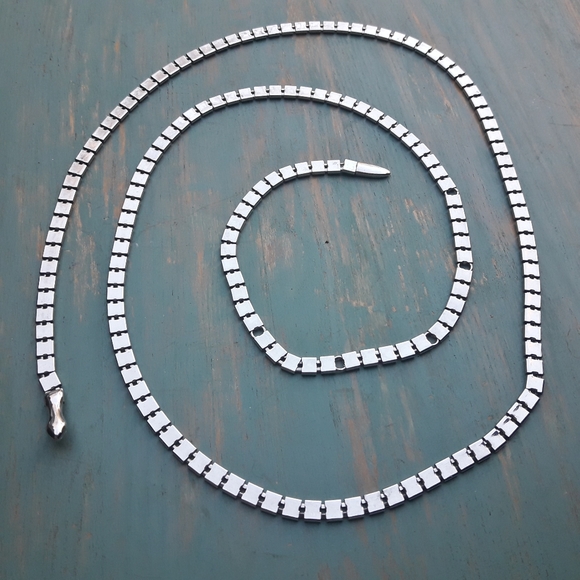 Chain Metal Belt Slinky Shiny Snaky Belt in Silvery Metal Could be Long Necklace - Picture 1 of 15